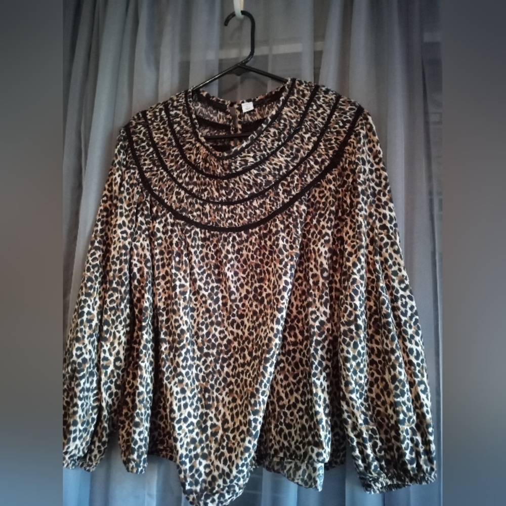 High neck Leopard Print
